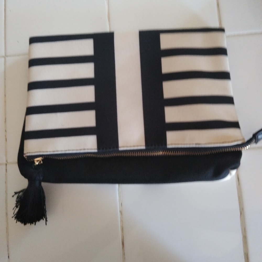 Summer & Rose black and white clutch